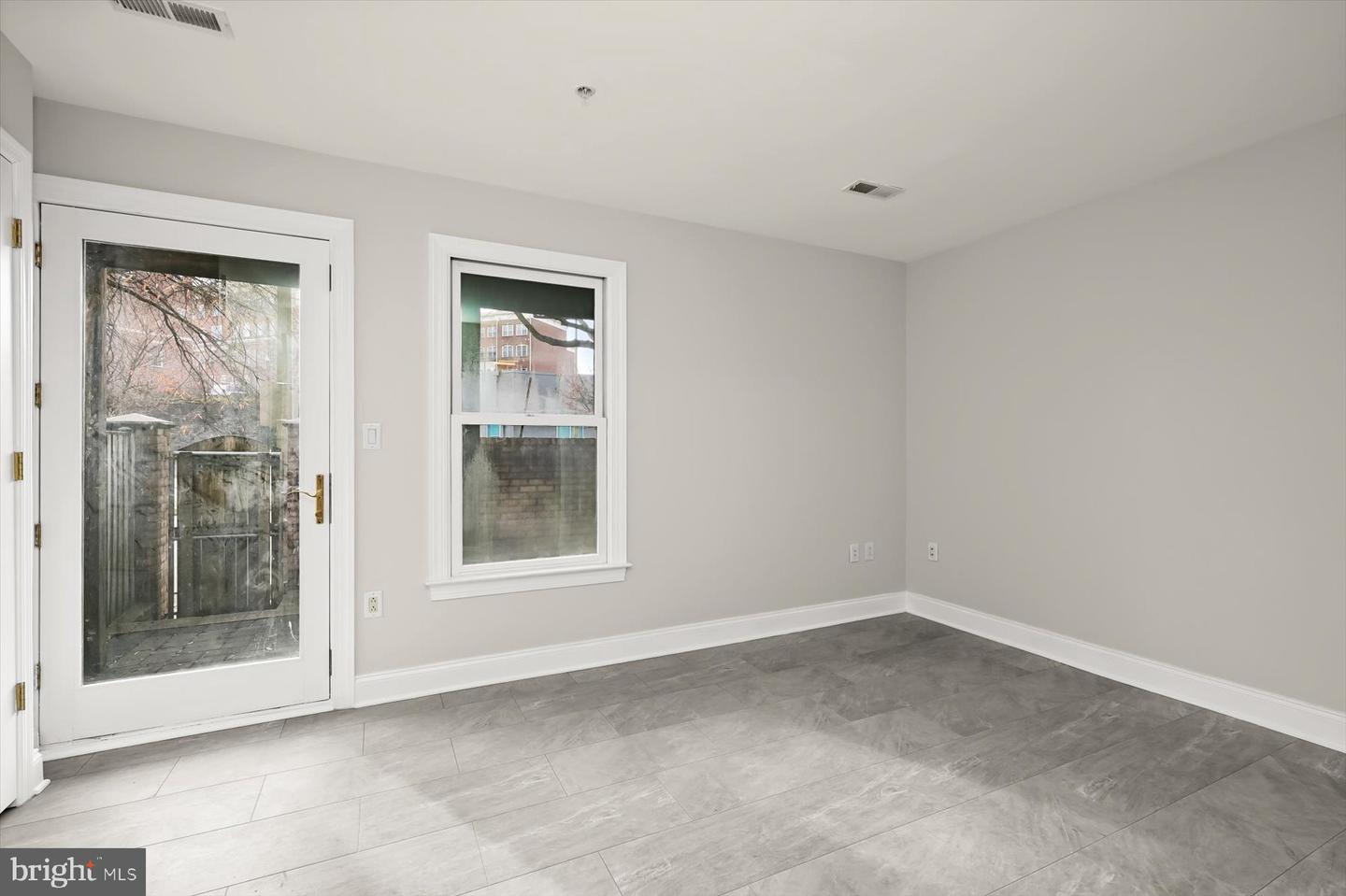 1252 Harbor Island Walk Property Photo 4