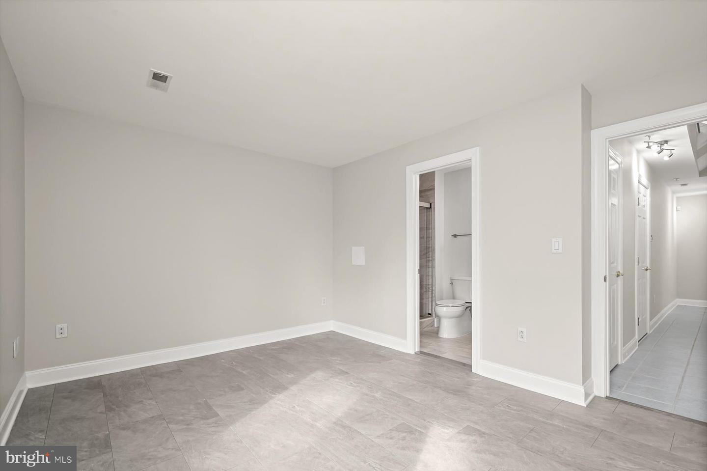 1252 Harbor Island Walk Property Photo 5