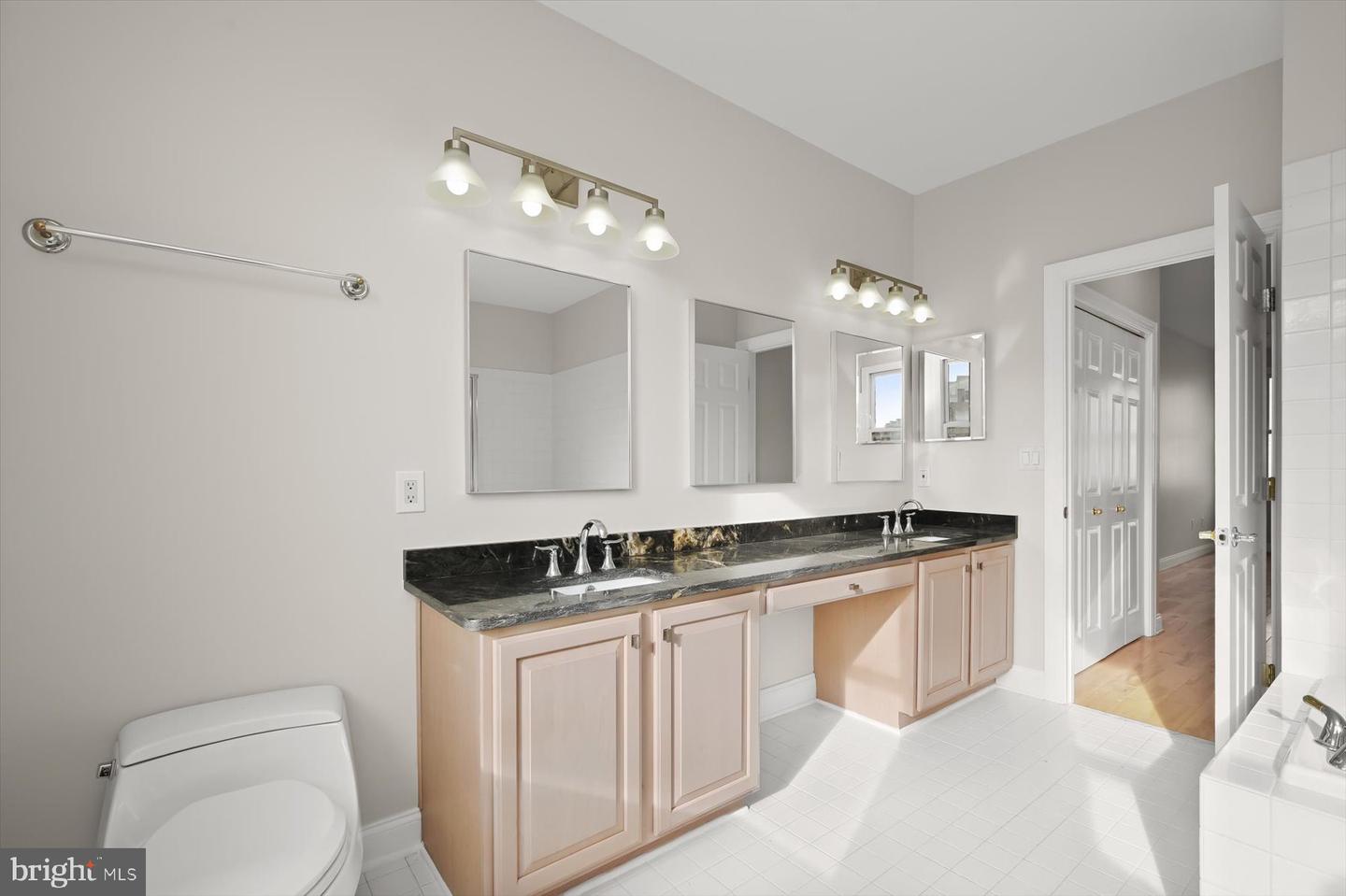 1252 Harbor Island Walk Property Photo 31
