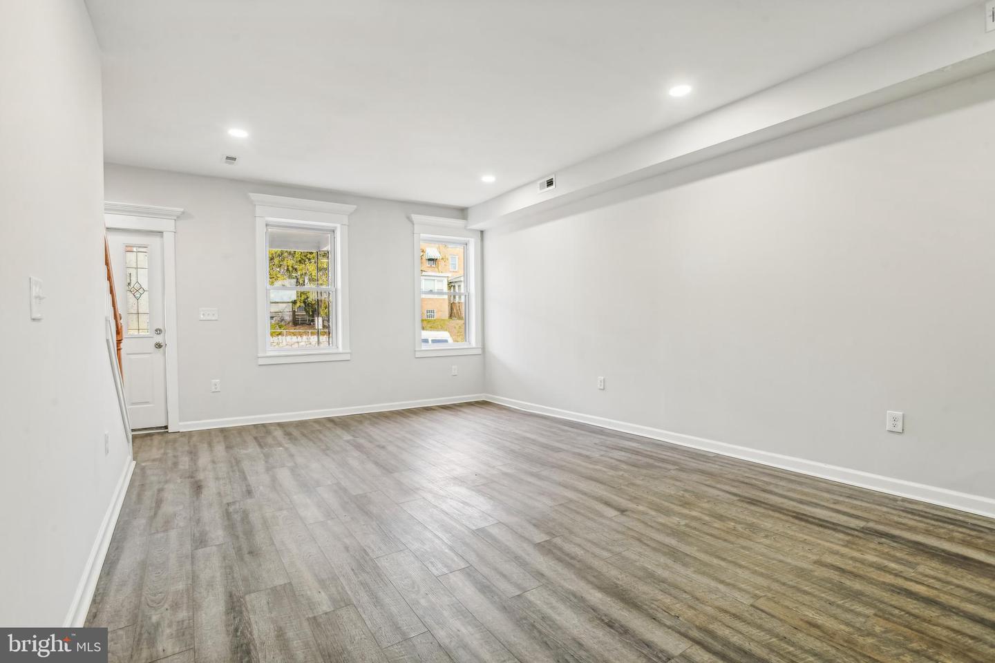 3219 Presstman St Property Photo 5