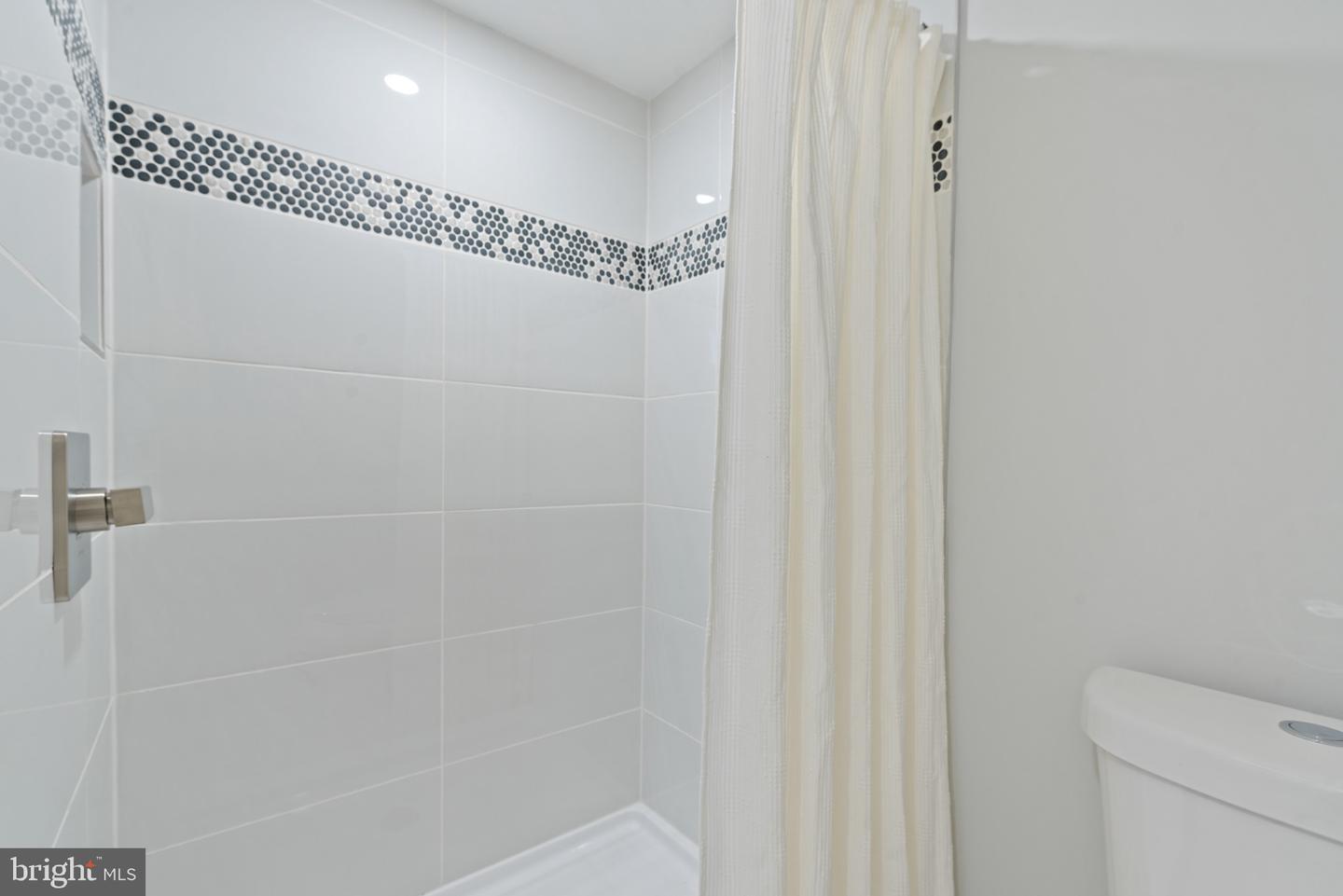 3322 Chesterfield Ave Property Photo 40
