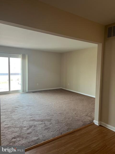 3653 Glengyle Ave #2e Property Photo 5