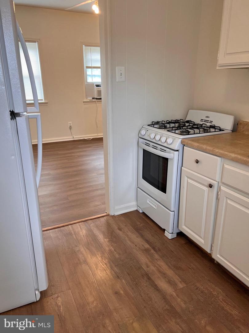 3435 6TH ST #B Property Photo 1