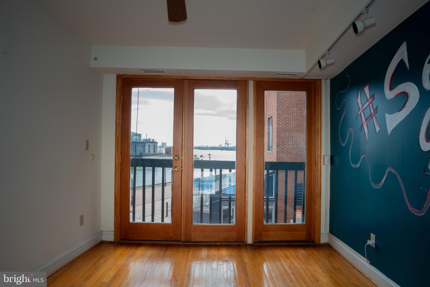 1643 Thames St Property Photo 38