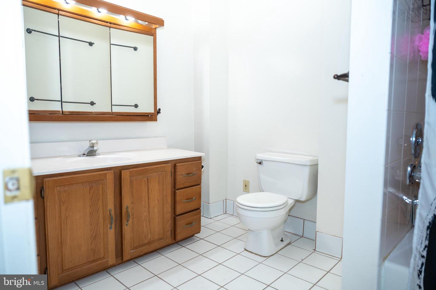 1643 Thames St Property Photo 43