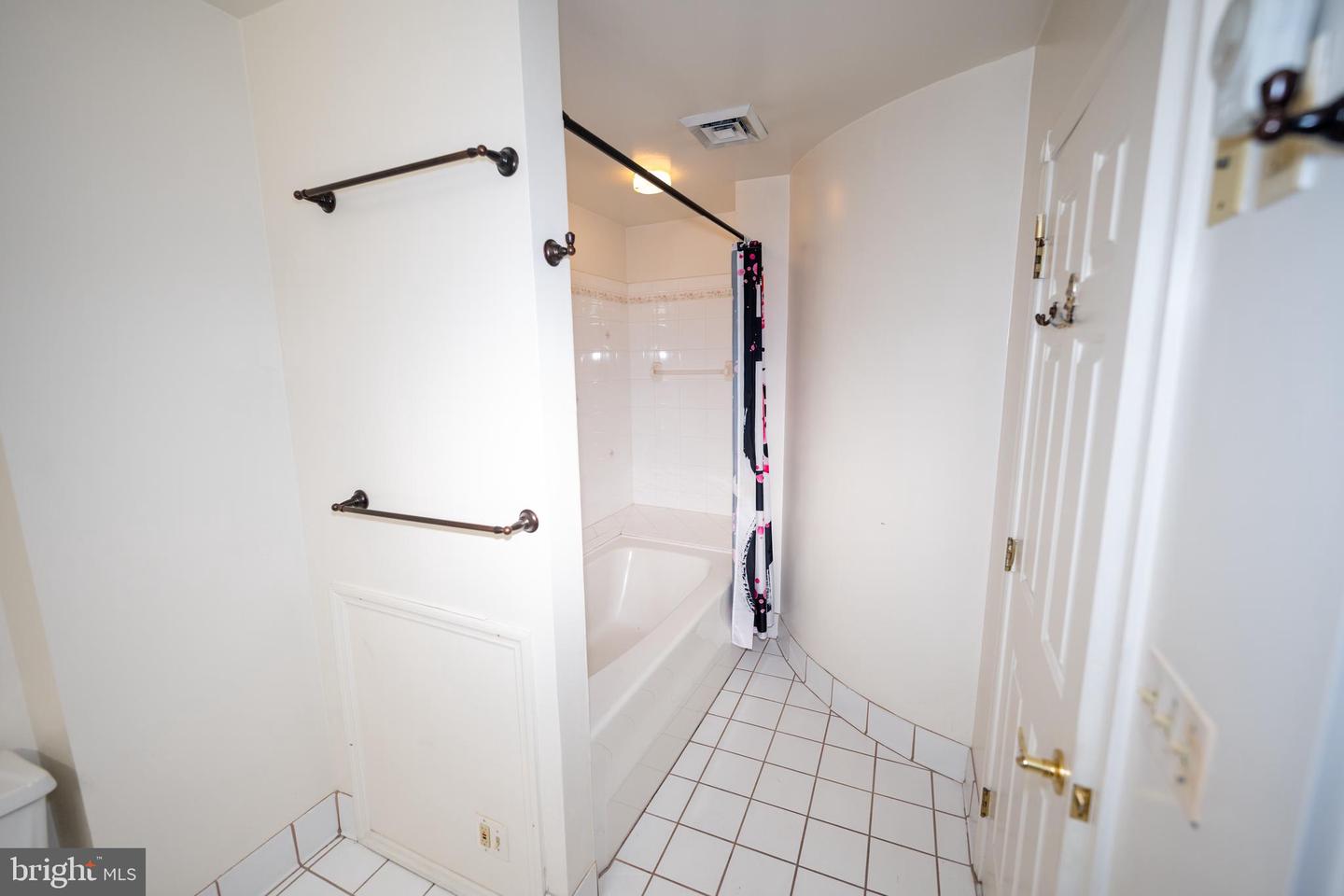 1643 Thames St Property Photo 44