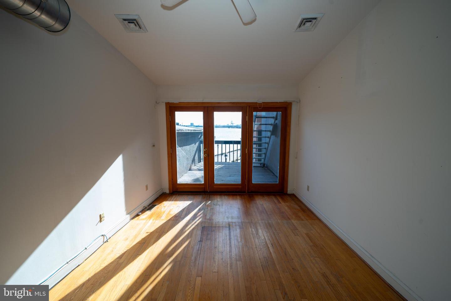 1643 Thames St Property Photo 47