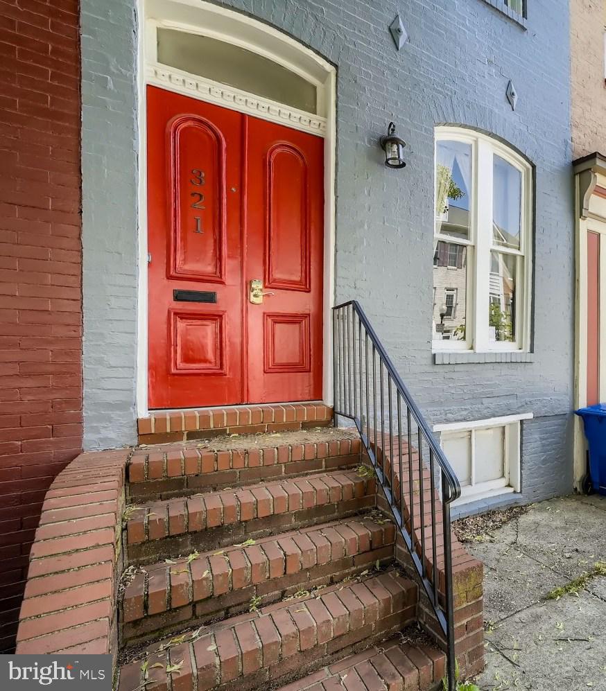 321 Scott St Property Photo
