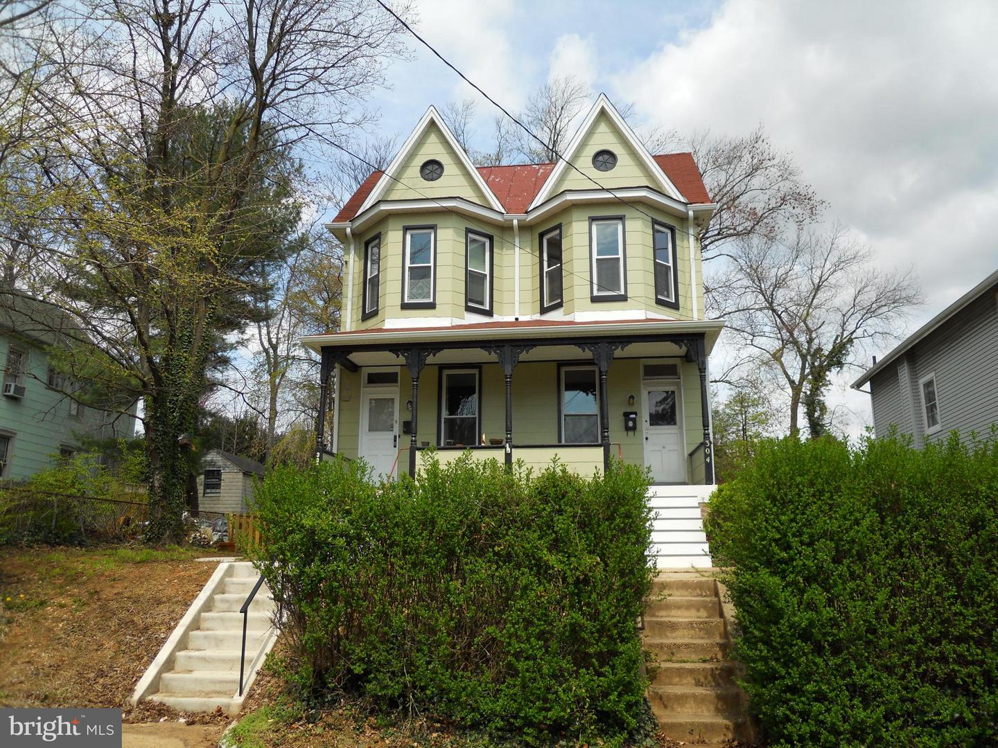 304 W Cold Spring Ln Property Photo 1