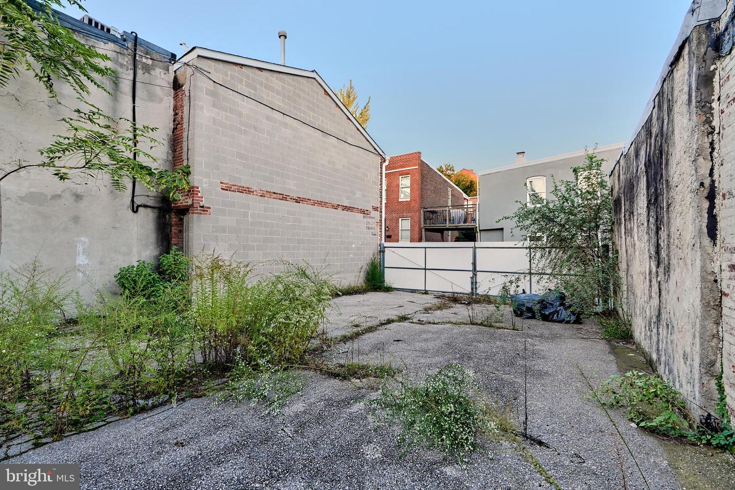 1023 S Charles St Property Photo 5