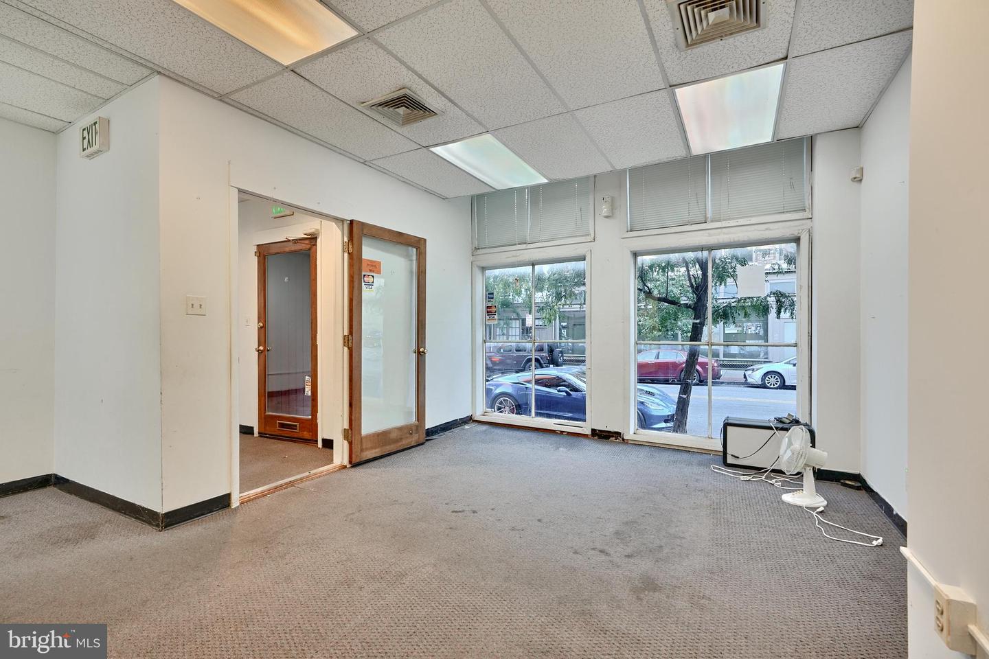 1023 S Charles St Property Photo 7