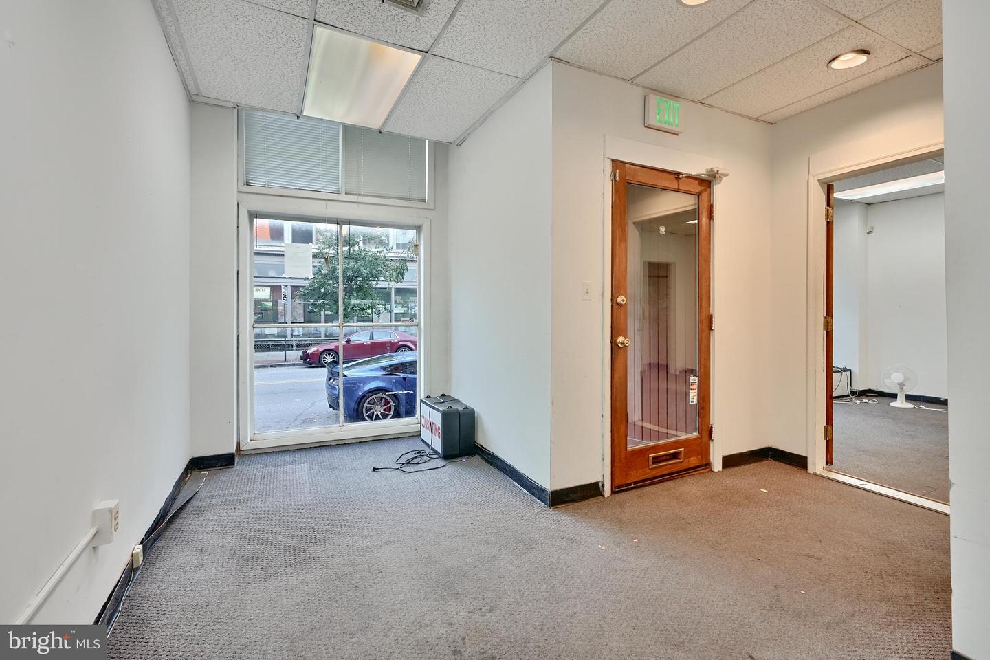 1023 S Charles St Property Photo 8