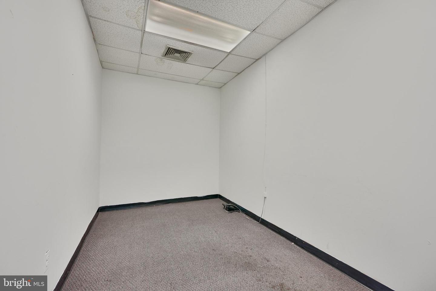 1023 S Charles St Property Photo 11
