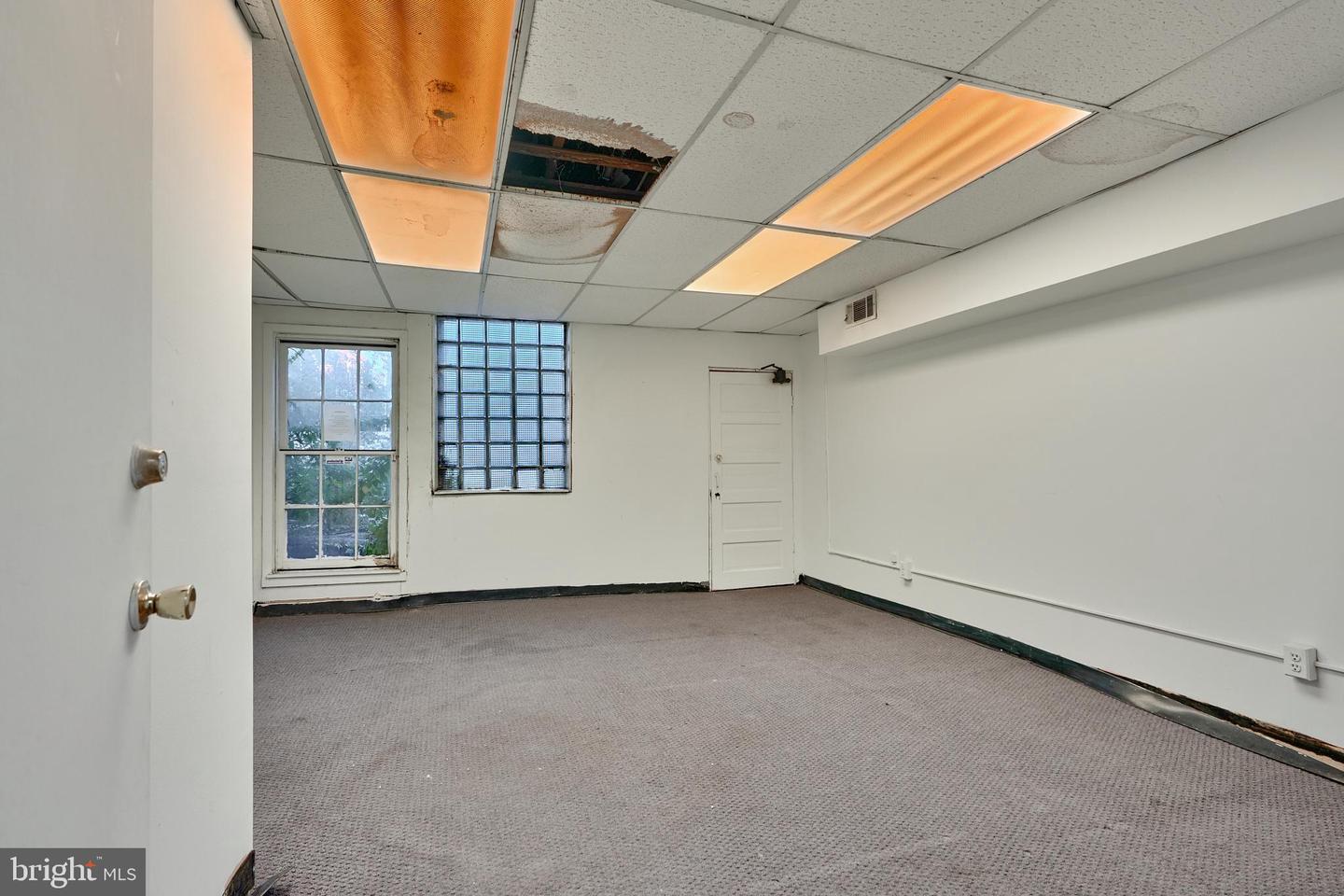 1023 S Charles St Property Photo 13