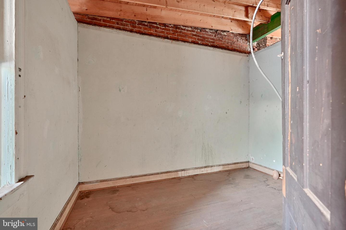 1023 S Charles St Property Photo 20