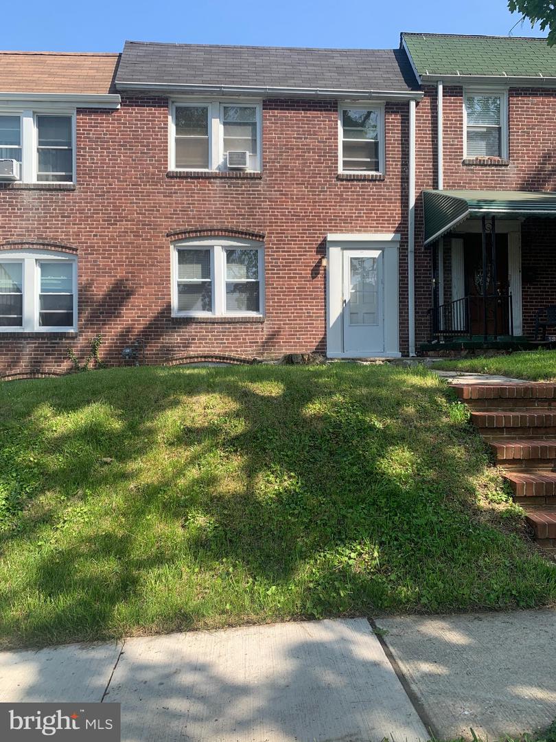 125 Denison St Property Photo 1