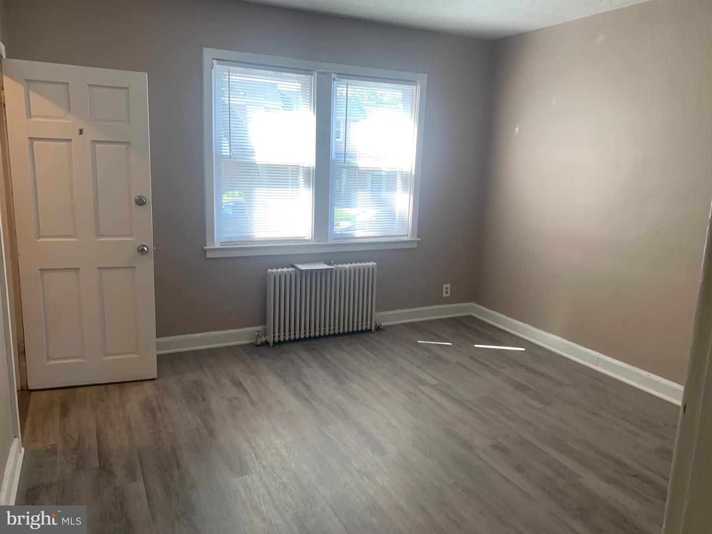 125 Denison St Property Photo 2
