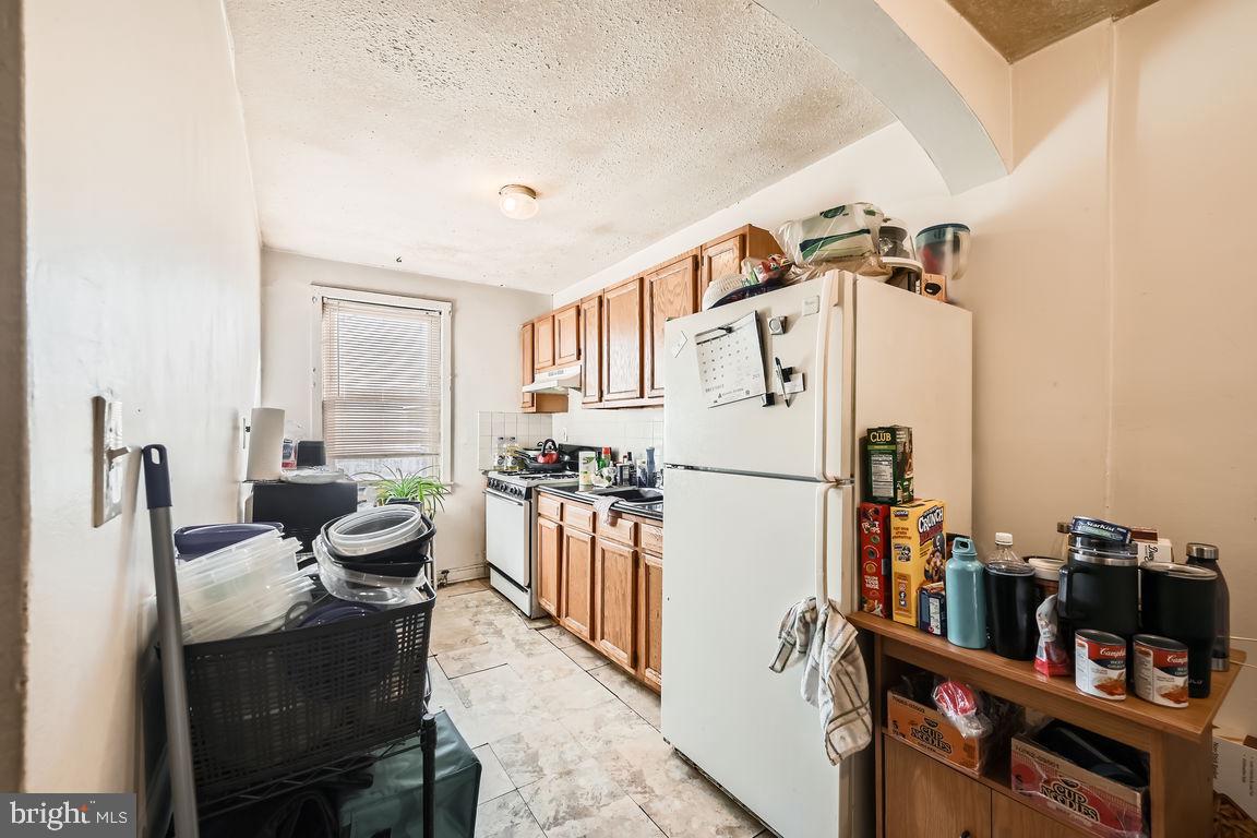 125 Denison St Property Photo 31