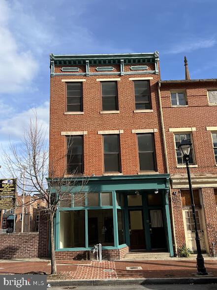 817 N HOWARD ST Property Photo 1