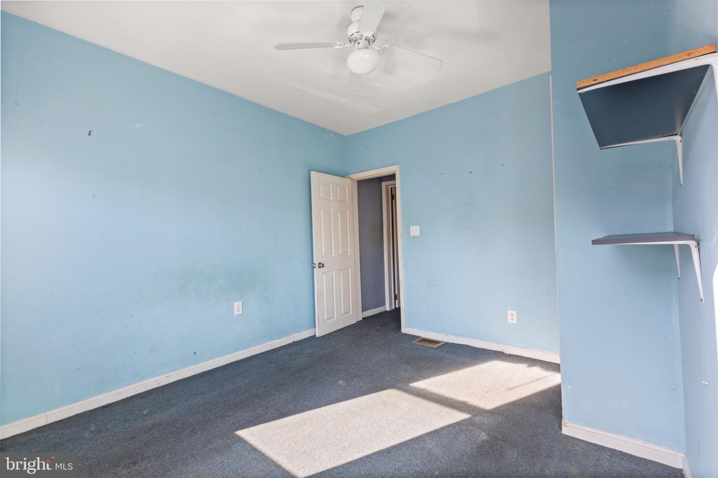 502 E Clement St Property Photo 15