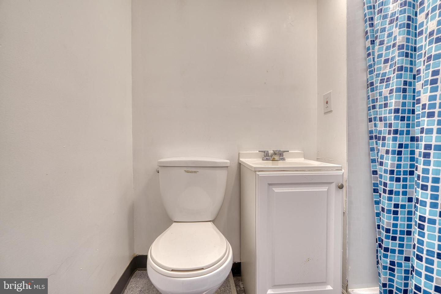 219 N Howard St Property Photo 27