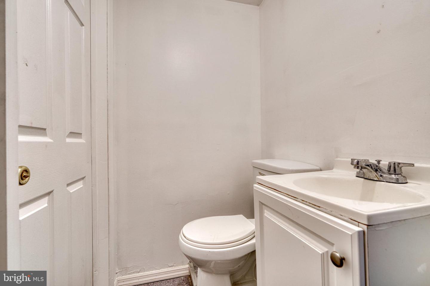 219 N Howard St Property Photo 30