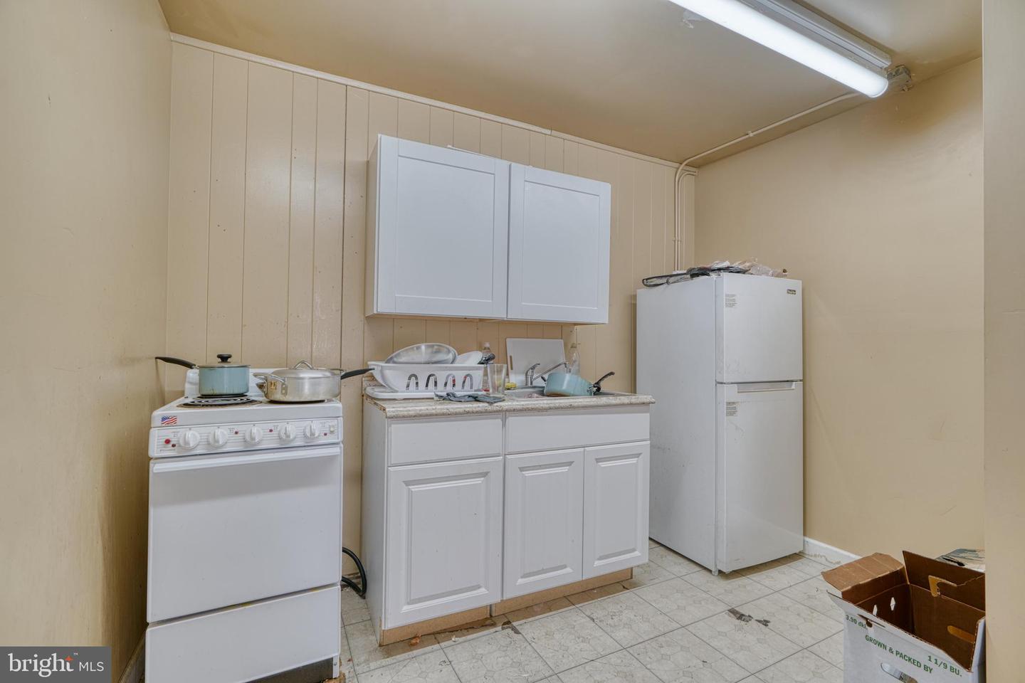 219 N Howard St Property Photo 42