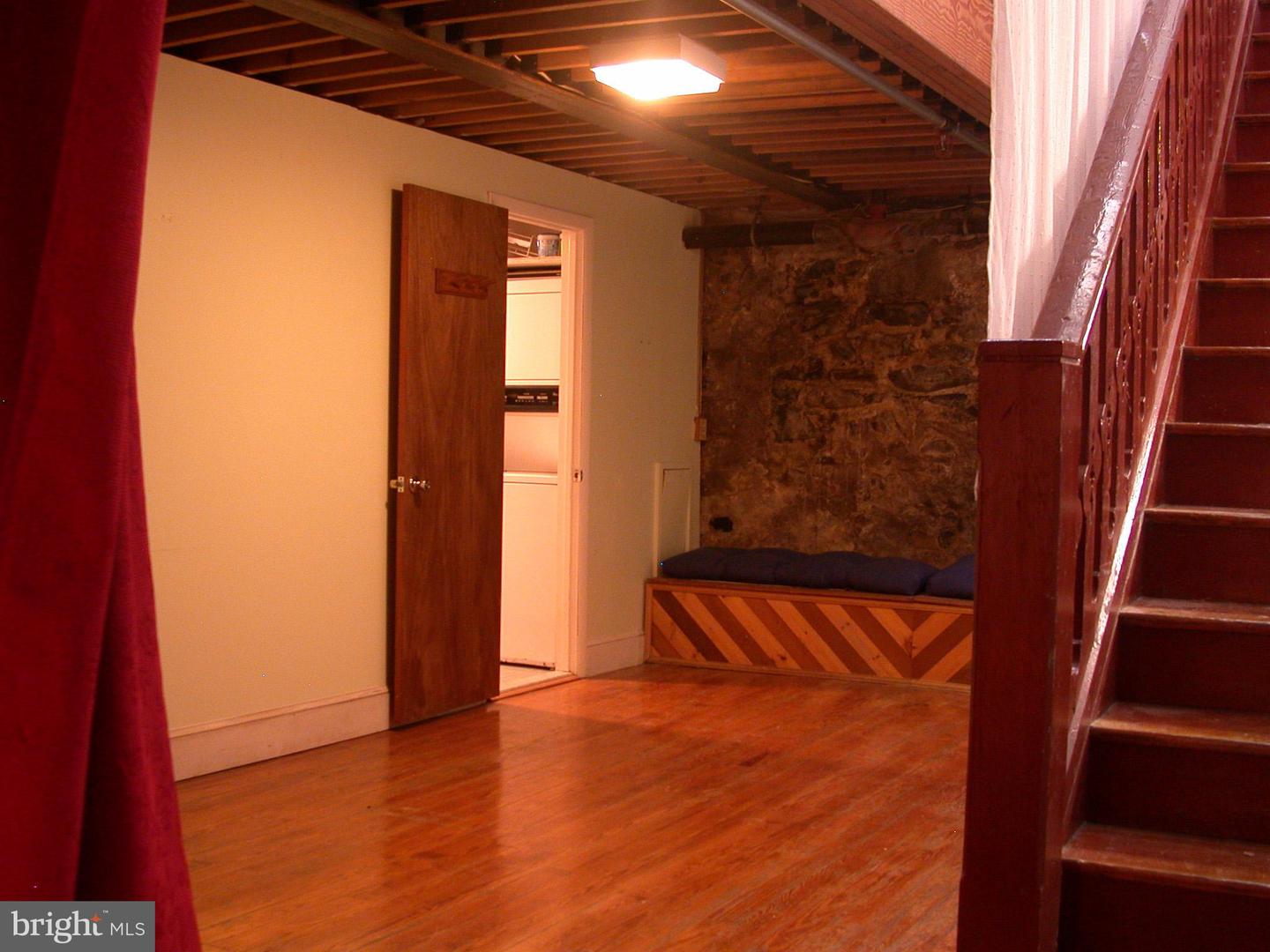 2423 Pickwick Rd Property Photo 29