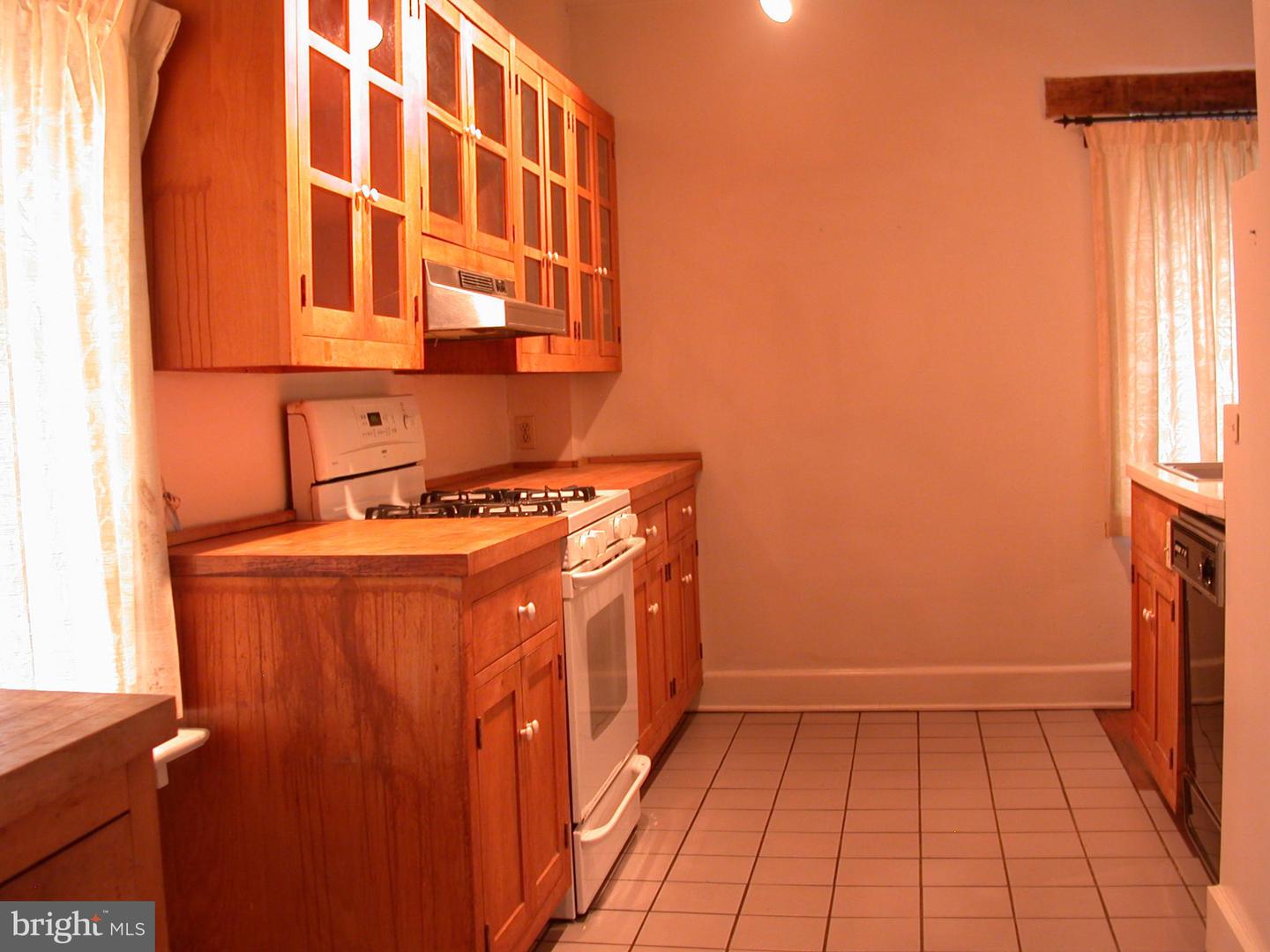 2423 Pickwick Rd Property Photo 33