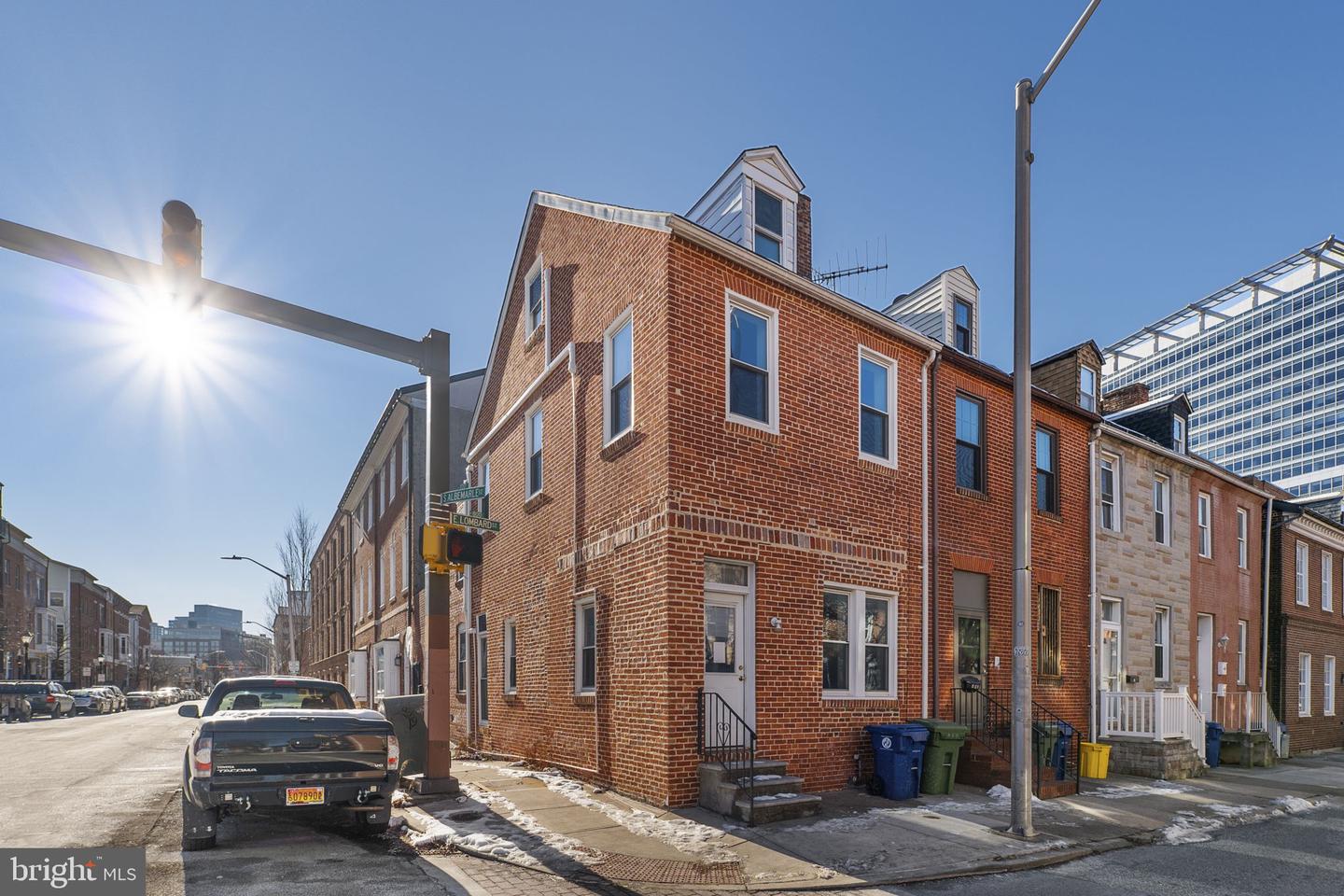 845 E Lombard St E Property Photo