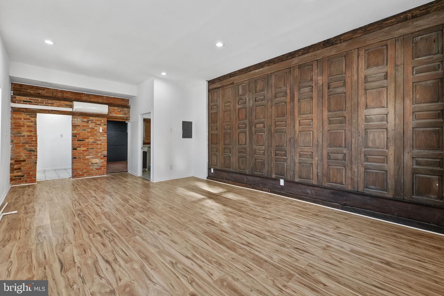845 E Lombard St E Property Photo 4