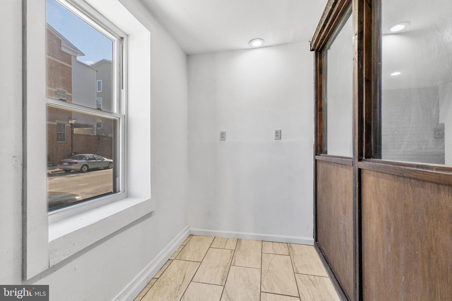 845 E Lombard St E Property Photo 7