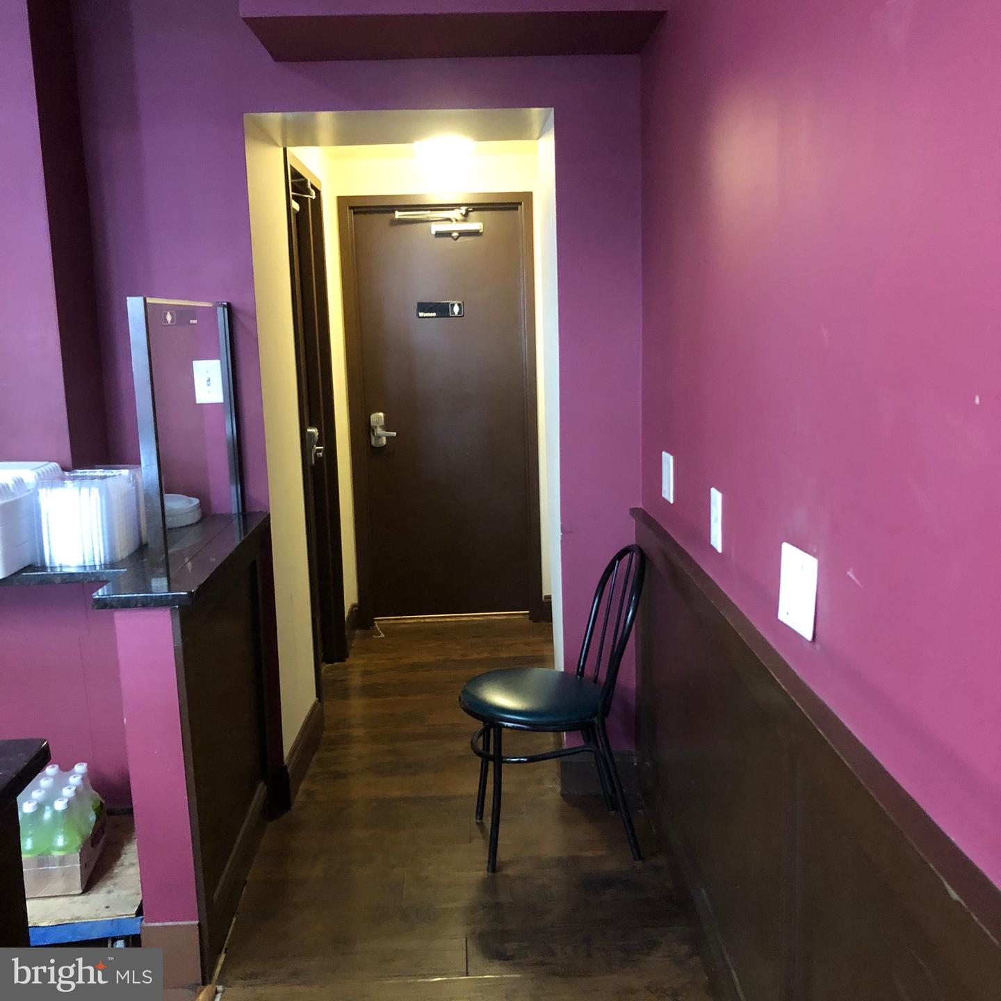 1242 W Lombard St Property Photo 23