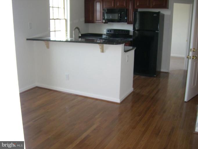 1242 W Lombard St Property Photo 34