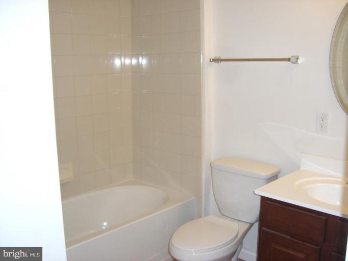 1242 W Lombard St Property Photo 43