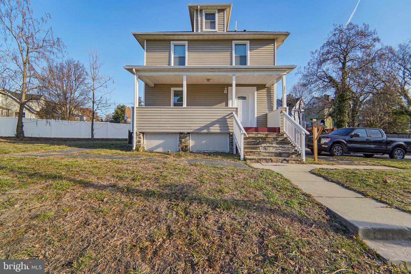 2500 E Cold Spring Ln Property Photo 3