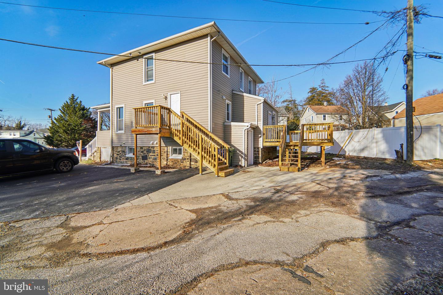2500 E Cold Spring Ln Property Photo 10