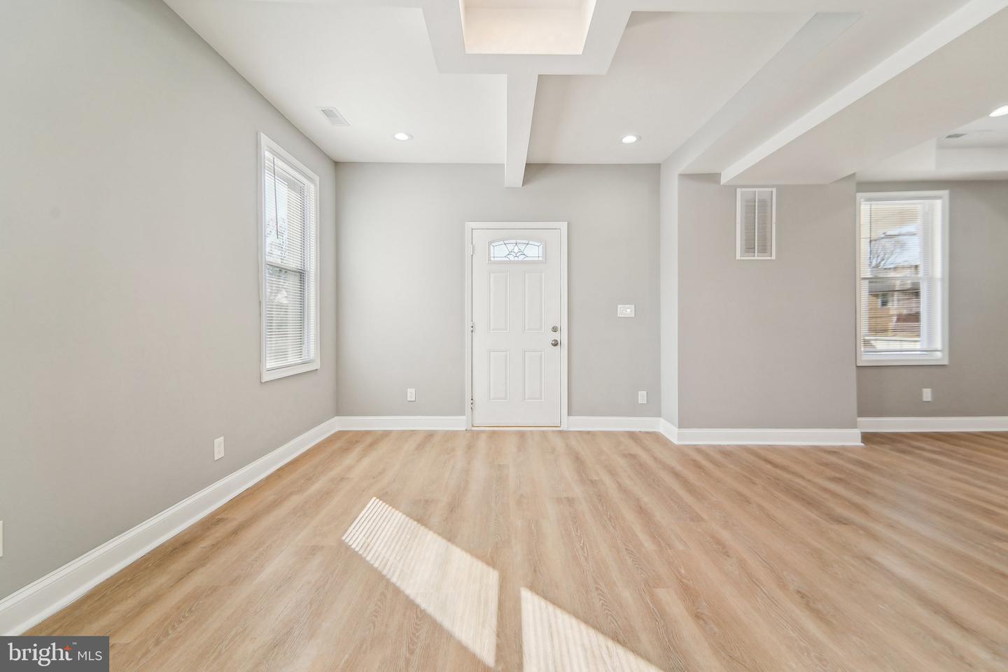 2500 E Cold Spring Ln Property Photo 12