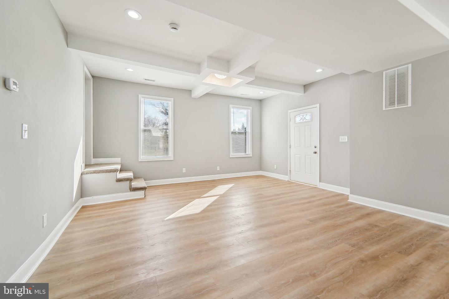2500 E Cold Spring Ln Property Photo 15