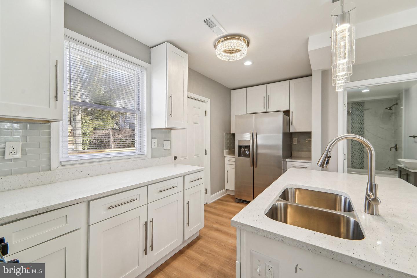 2500 E Cold Spring Ln Property Photo 22
