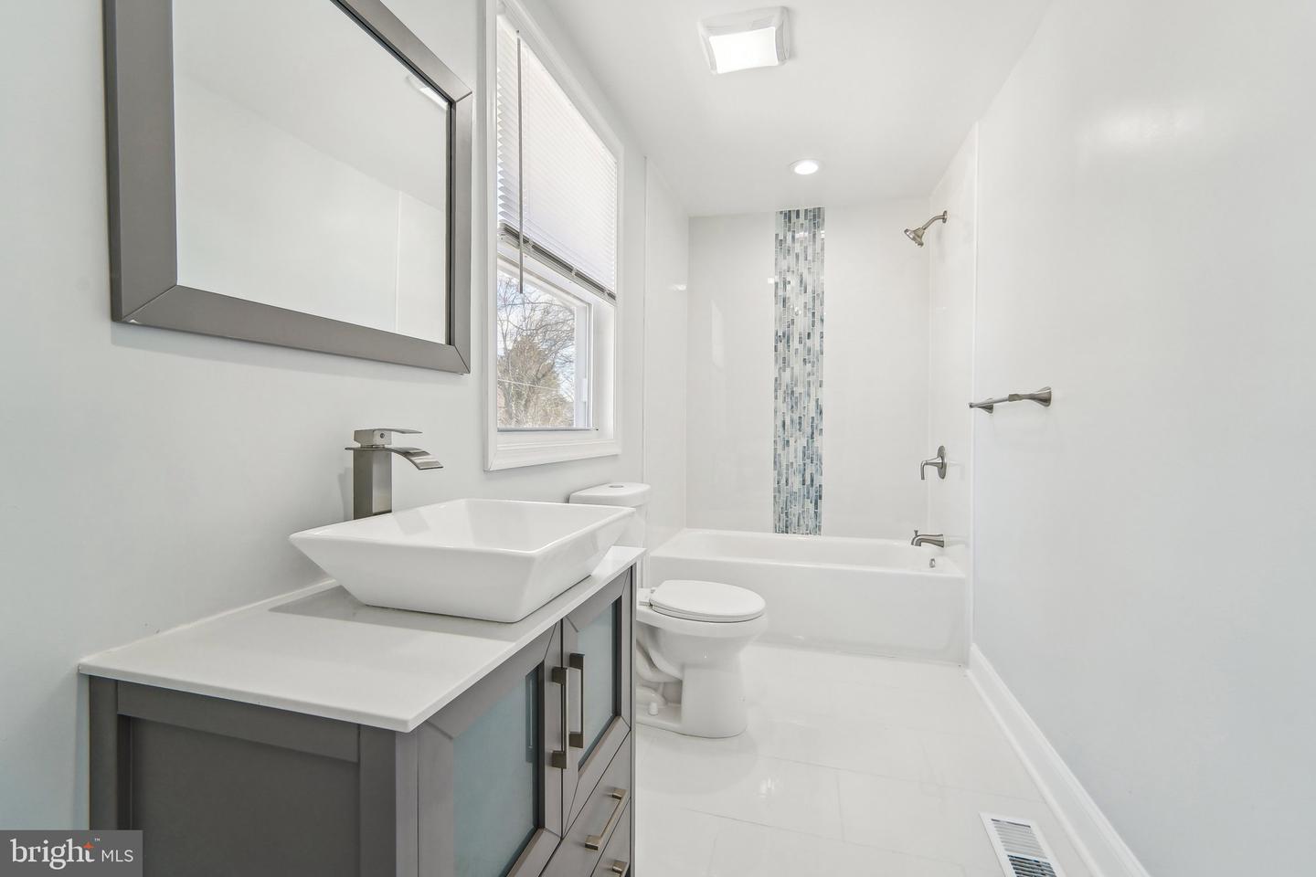 2500 E Cold Spring Ln Property Photo 34