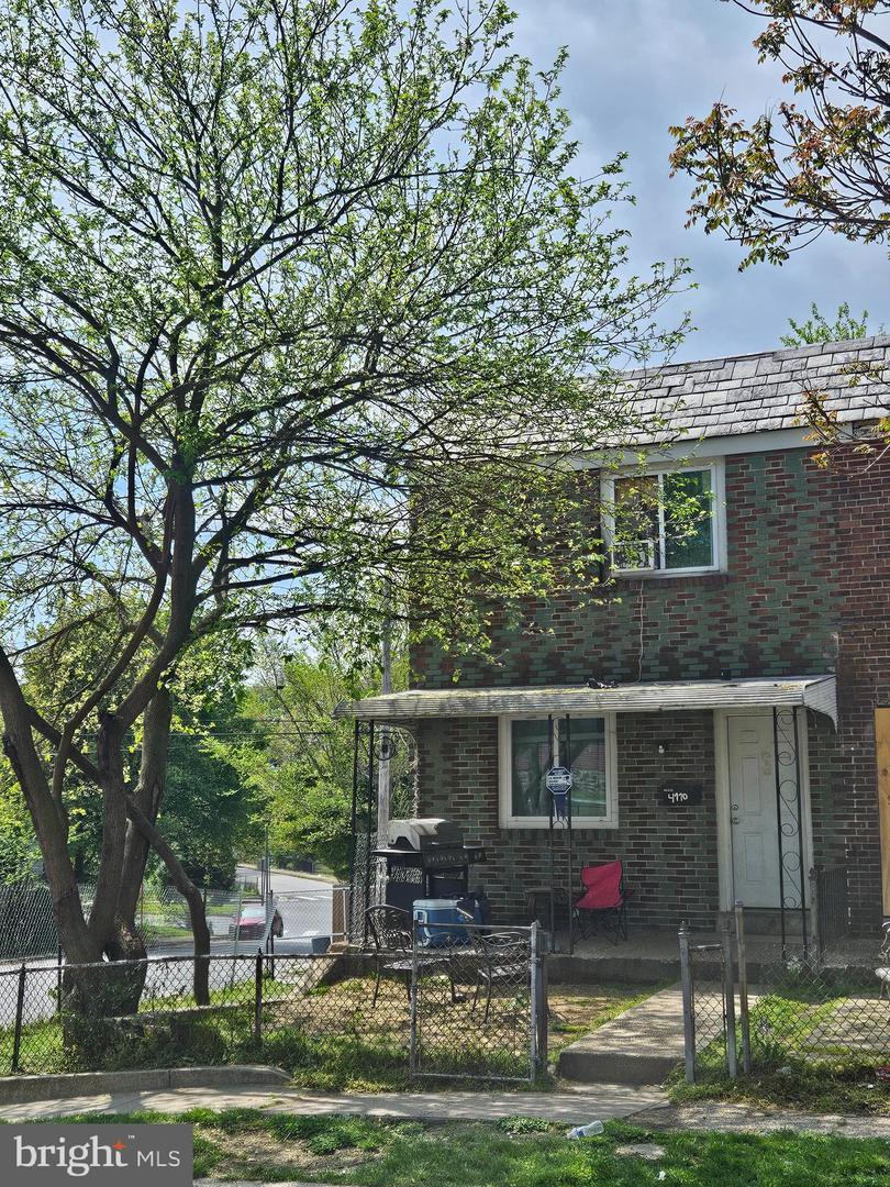 4110 8th St Property Photo 1