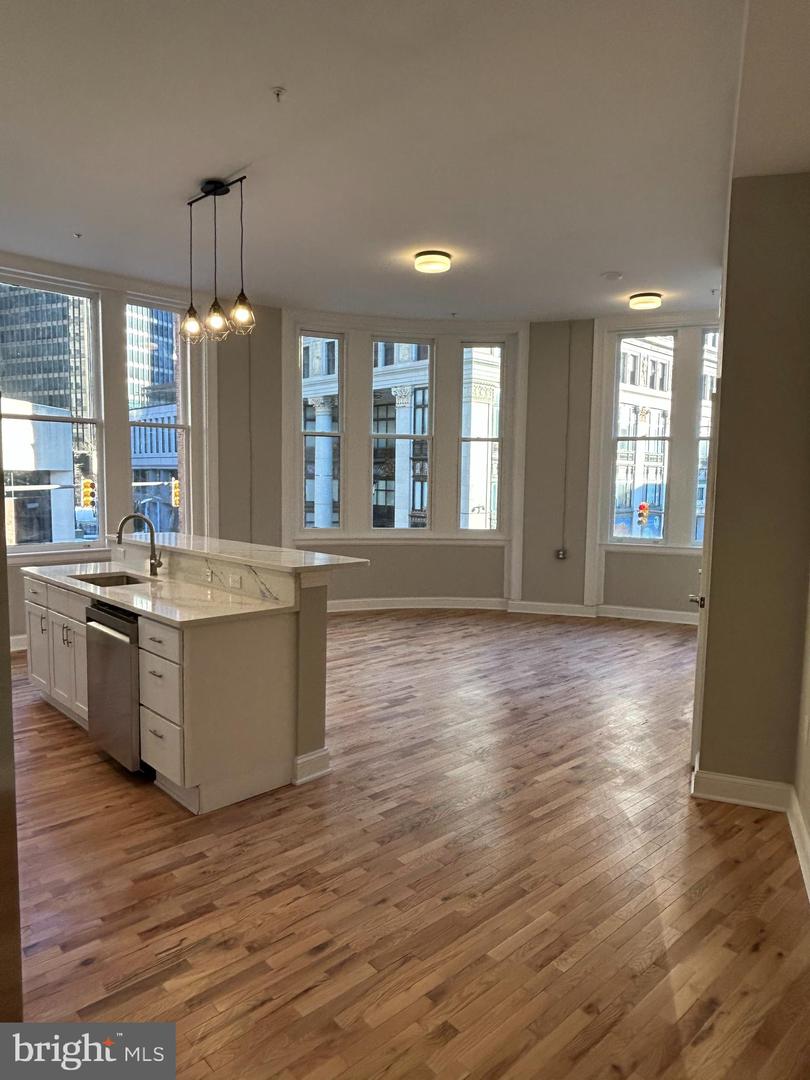 100 W LEXINGTON ST #201 Property Photo 1