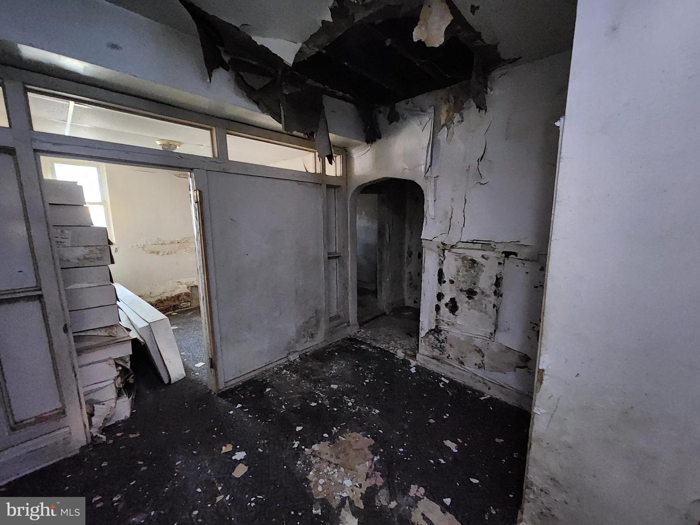 611 N Calhoun St Property Photo 4