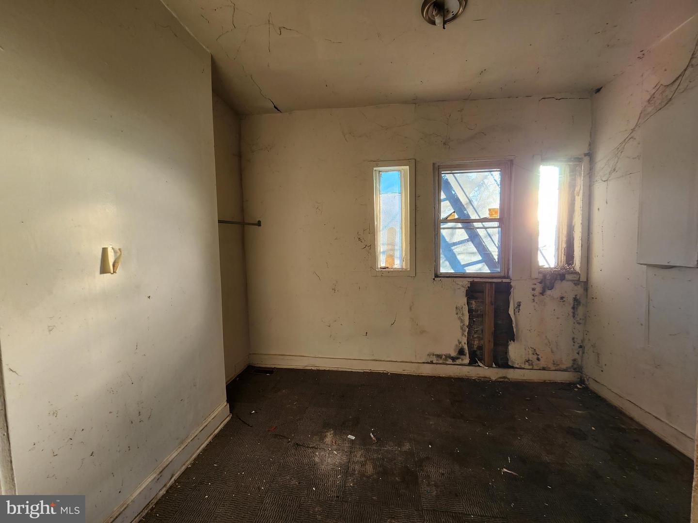 611 N Calhoun St Property Photo 17
