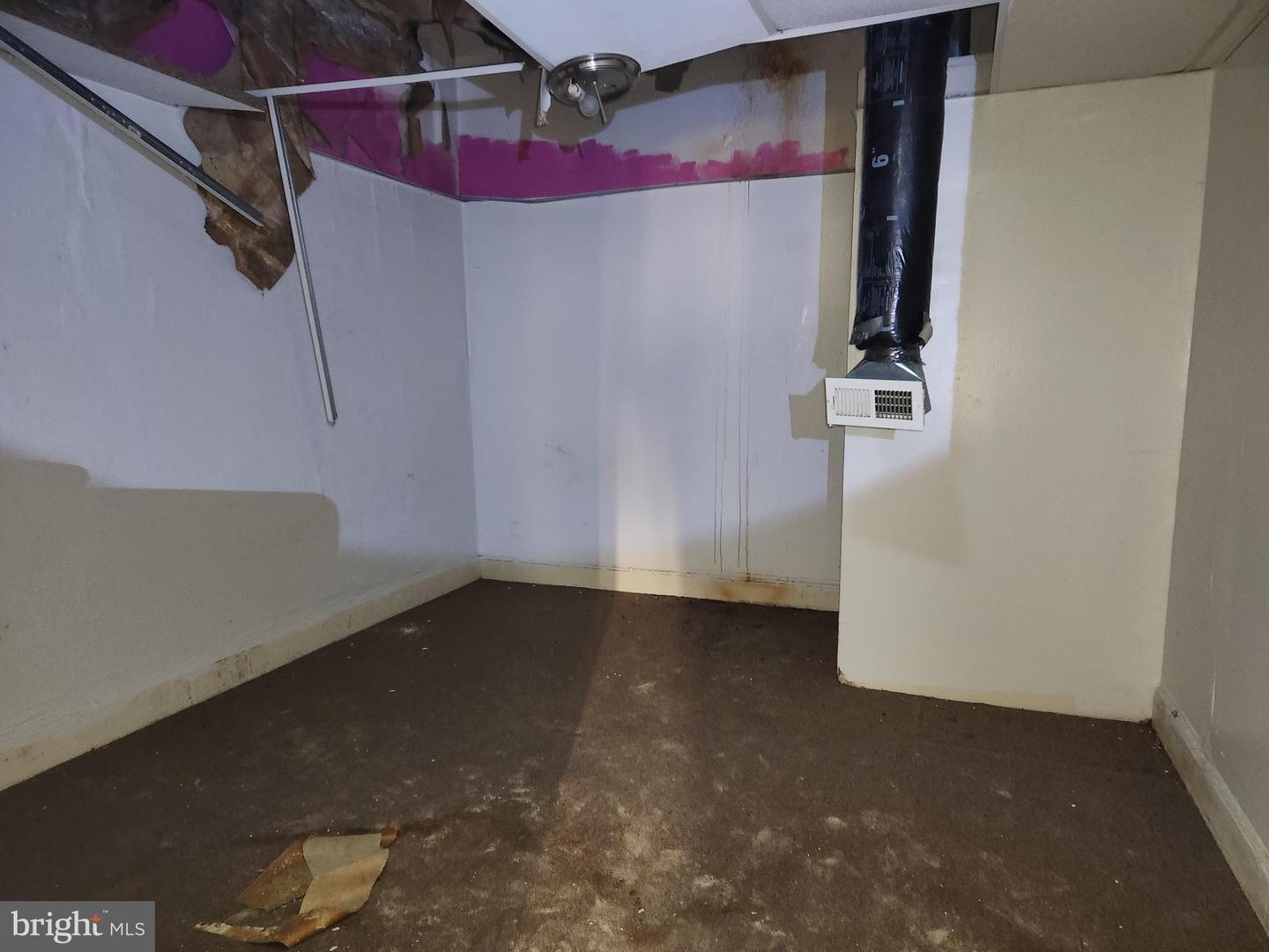 611 N Calhoun St Property Photo 25