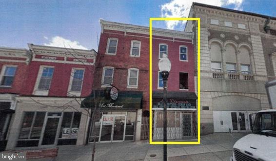 2047 E Monument St Property Photo