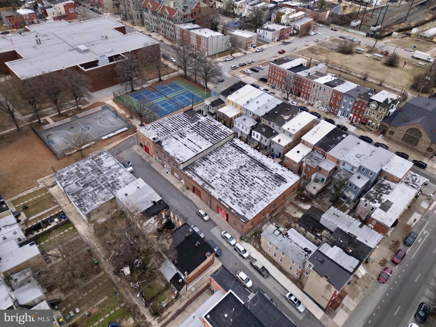 1301 N Spring St Property Photo 8