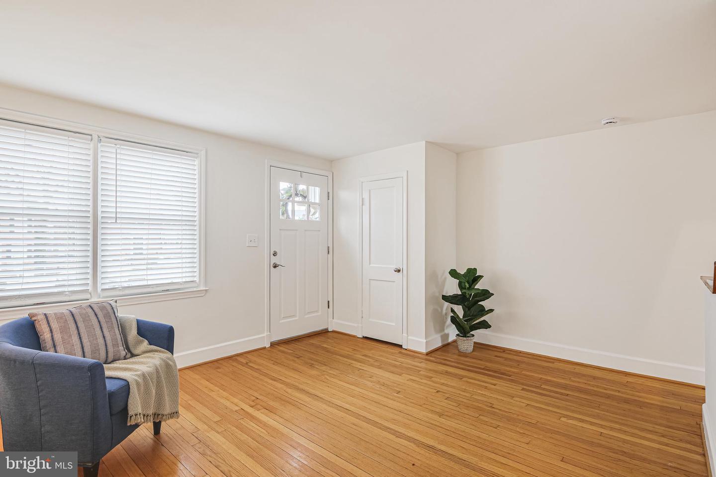 733 Bethnal Rd Property Photo 4