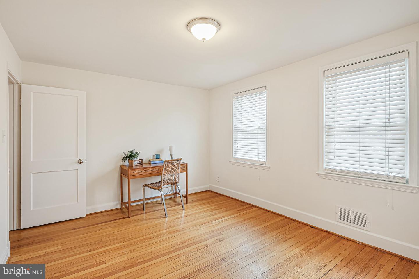 733 Bethnal Rd Property Photo 13